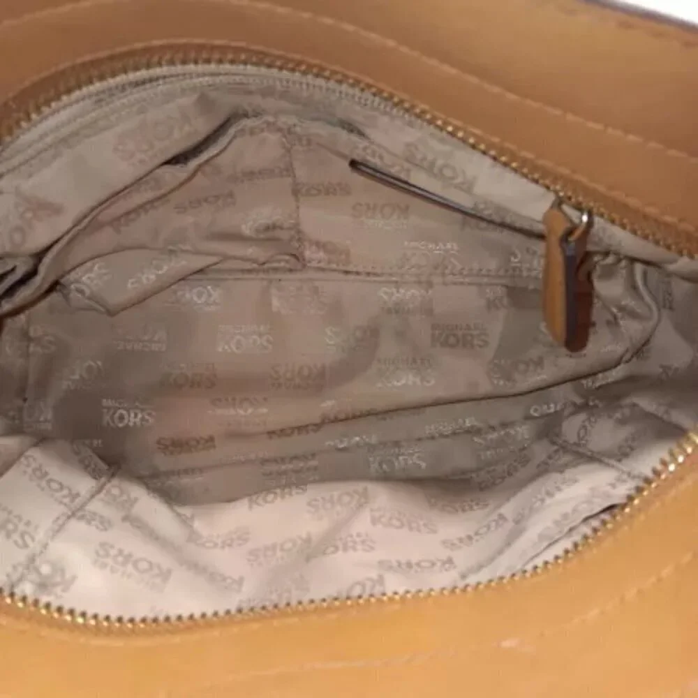 MICHAEL KORS‎ Signature Hamilton Traveler Medium Top Zip Messenger Bag Padlock